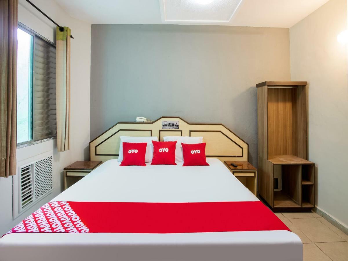 Oyo B Plaza Hotel