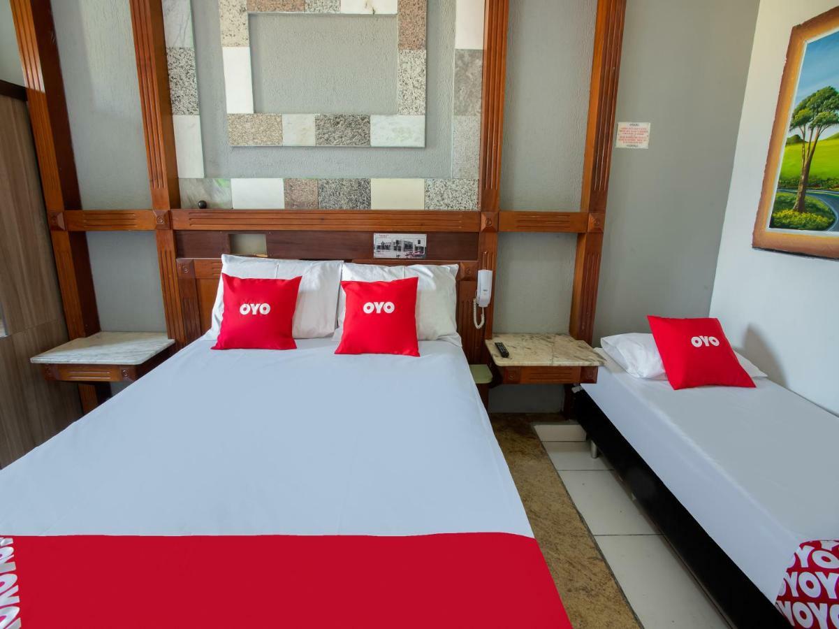 Oyo B Plaza Hotel